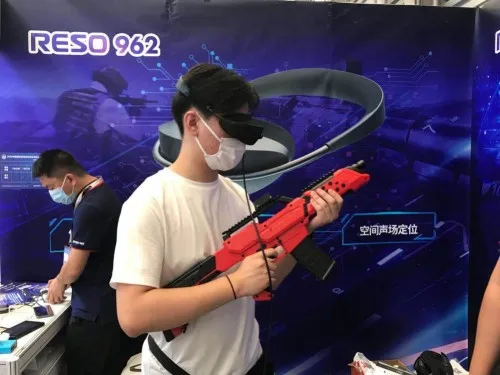 索酷RESO962：颠覆传统VR的专业游戏眼镜