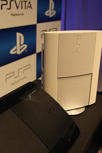 更小更轻超纤薄！索尼公布新PS3主机