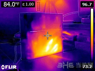 PS4过热问题是否存在解析:PS4拆箱开机安装固件时顶端温度(gonglue1.com)