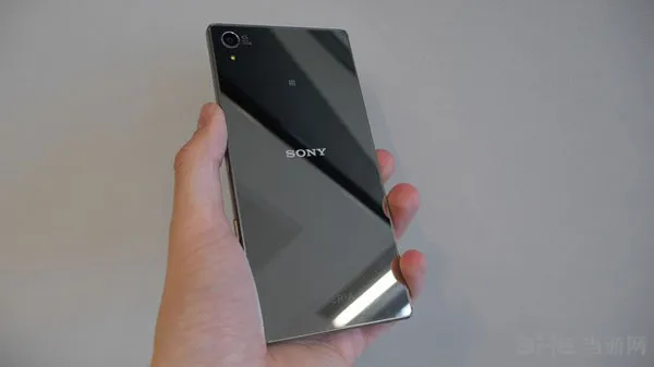 索尼Xperia Z5实机图3(gonglue1.com)