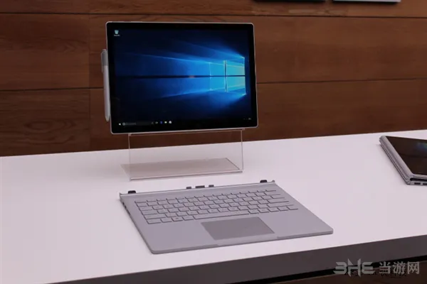 Surface Book笔记本2(gonglue1.com)